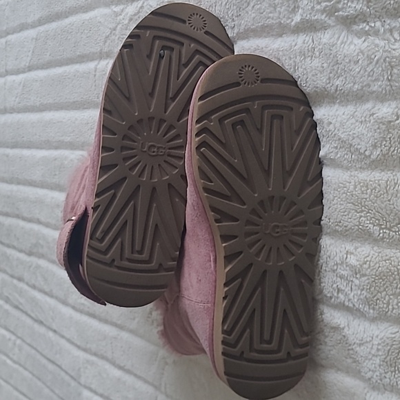 Ugg Boots Size 7 - Picture 3 of 4
